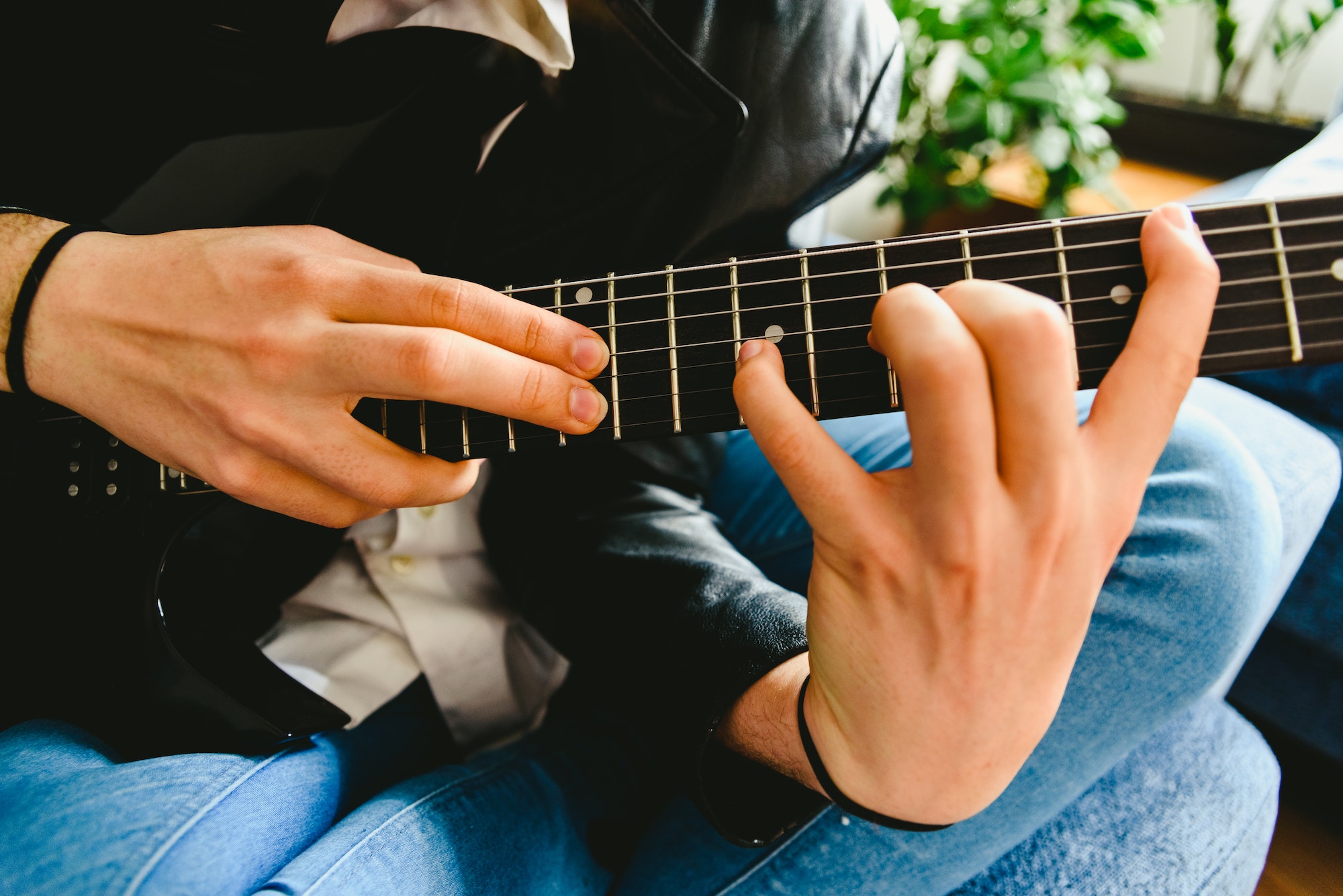Imparare a suonare la chitarra elettrica Handmade Sound