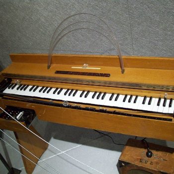 Ondes Martenot Synth - photo of Andrew Garton Ondes Martenot Synth - photo of Andrew Garton